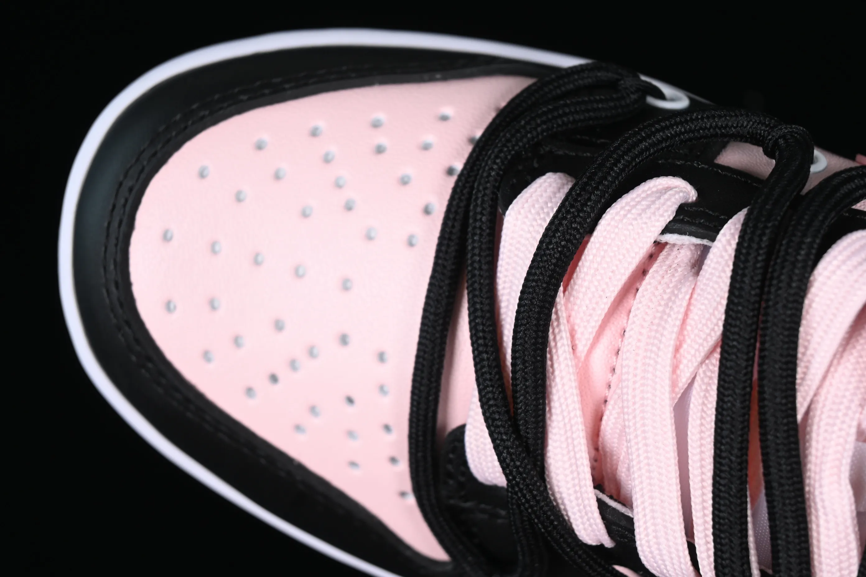 All Categories Nk SB Dunk Series Nk SB Dunk Low Low-top Sneakers Gift Box Nk Dunk Low Tokyo Raspberry Black Pink Customized Deconstructed Strap Casual Sneakers CW1590-100
